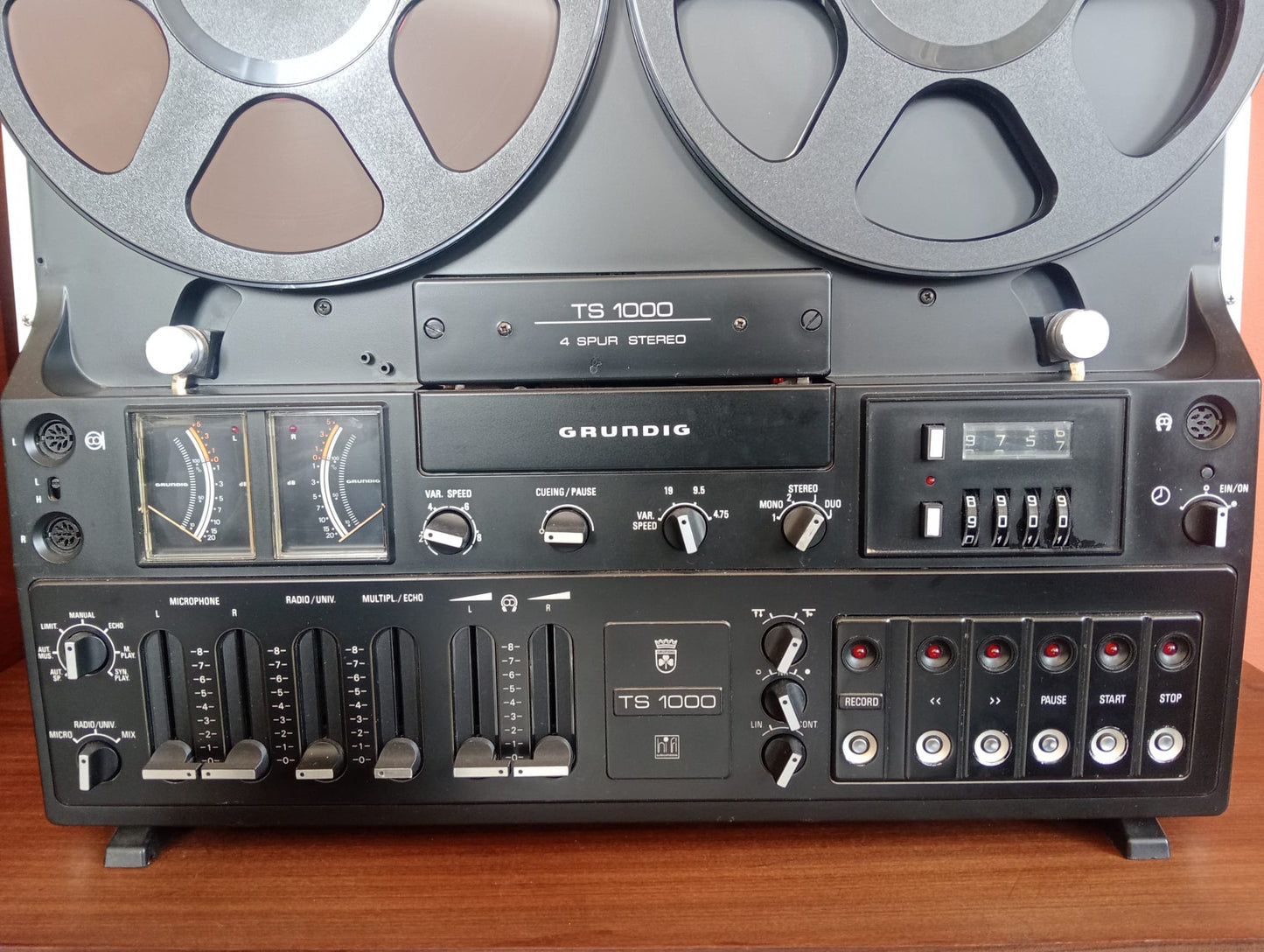 Grundig TS-1000