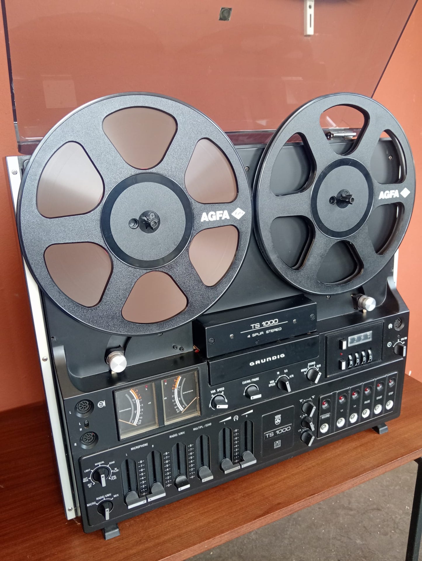 Grundig TS-1000